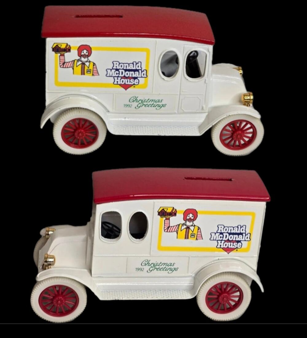 Ronald McDonald House 1920 Delivery Truck Coin Bank Die‎ Cast Model Collectible